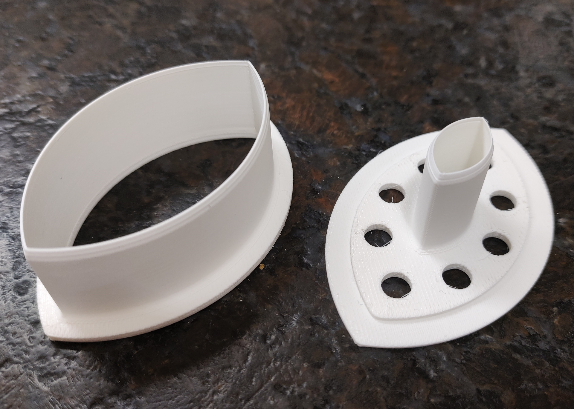 Cookie cutter 2 parts