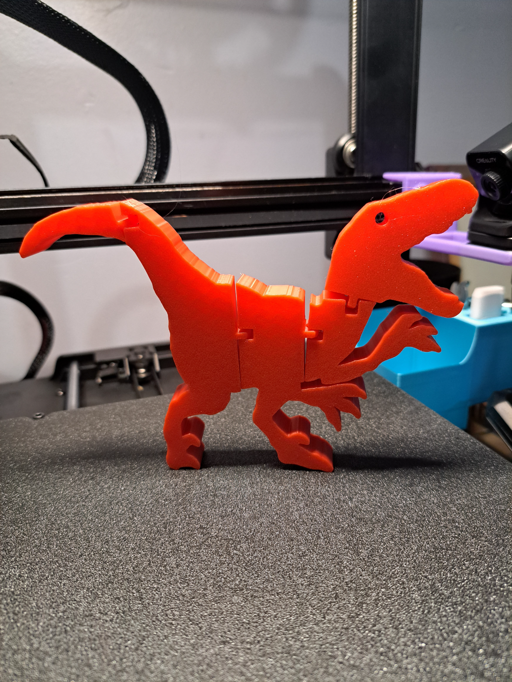 Vinnie Velociraptor (articulated - print in place)