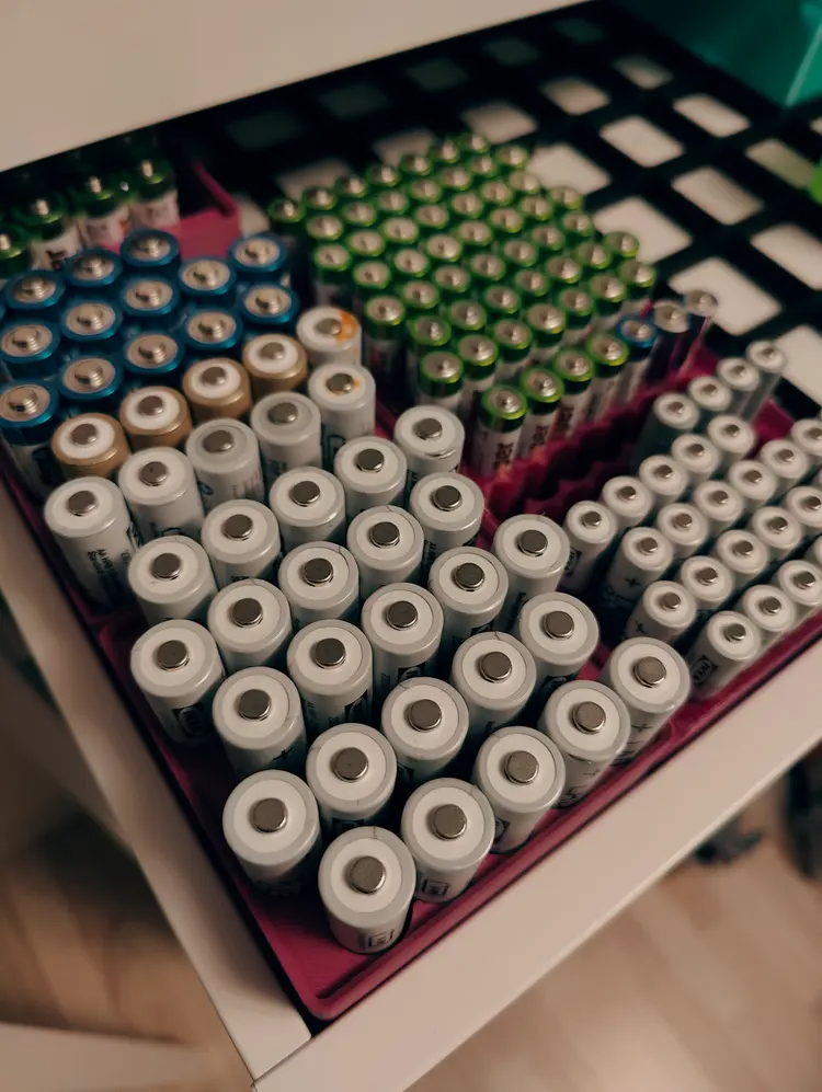 Gridfinity AA Battery holder