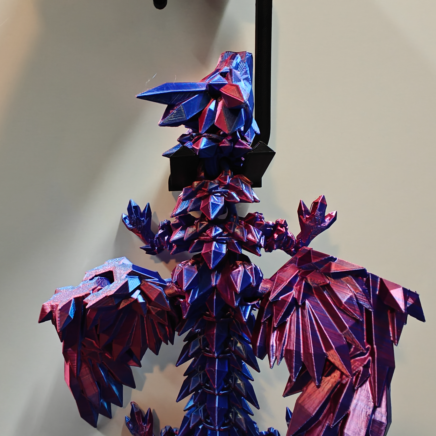 Dragon Hanger for Waterfall Hooks (Gridwall)