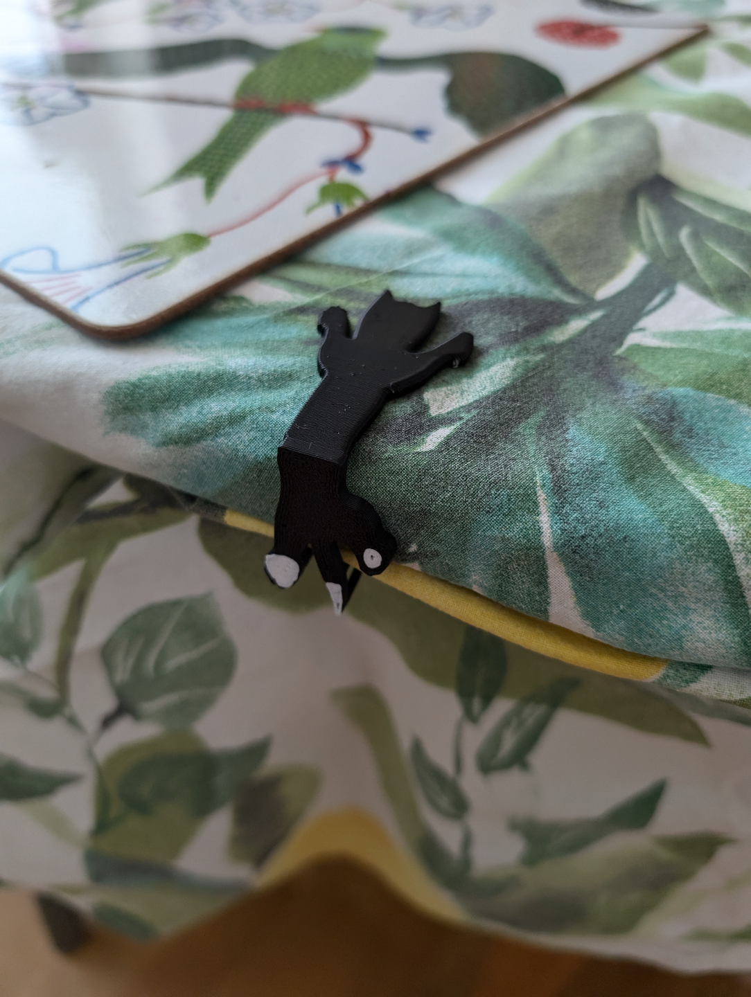 Hanging Cats - Table Cloth Clips
