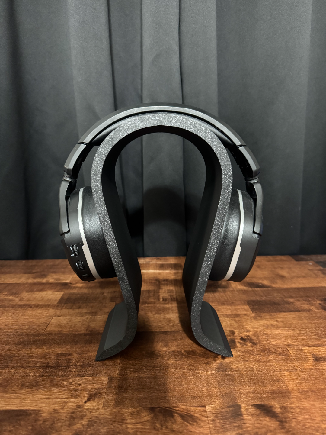 Simplistic Headphone Stand