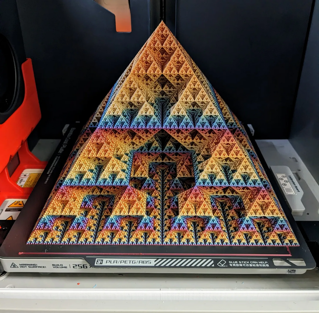 Level 7 Sierpinski Fractal Pyramid (Vase Mode)