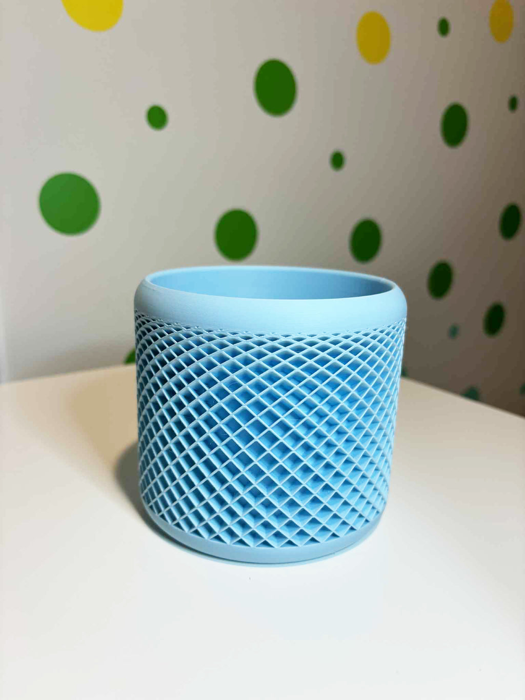 Tall mesh planter (free commercial use)