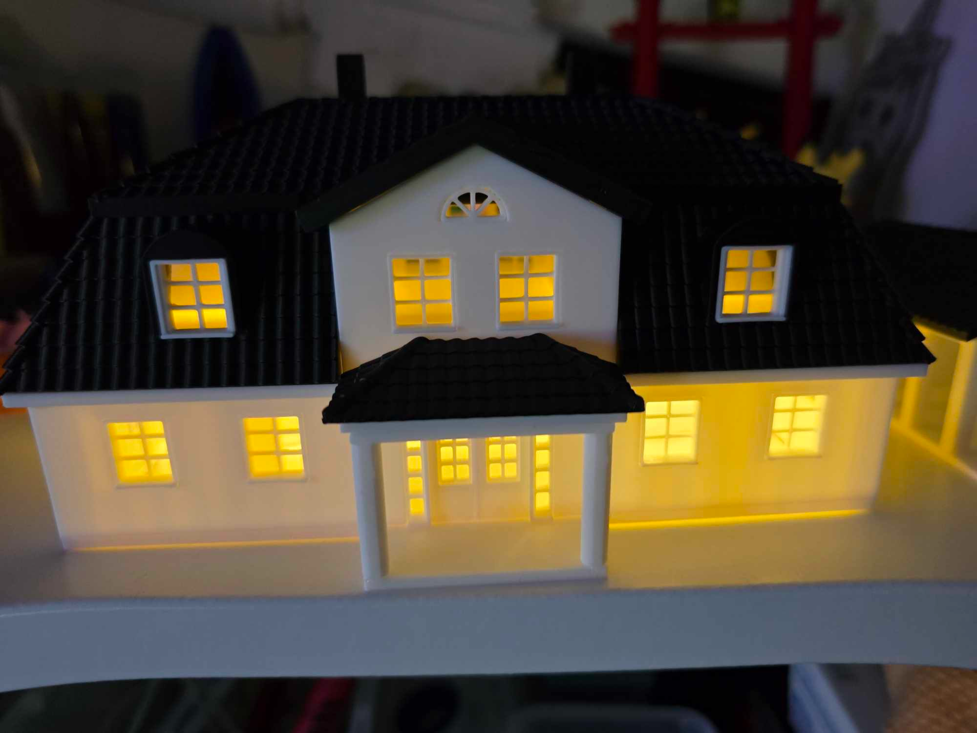 House with carport H0 scale