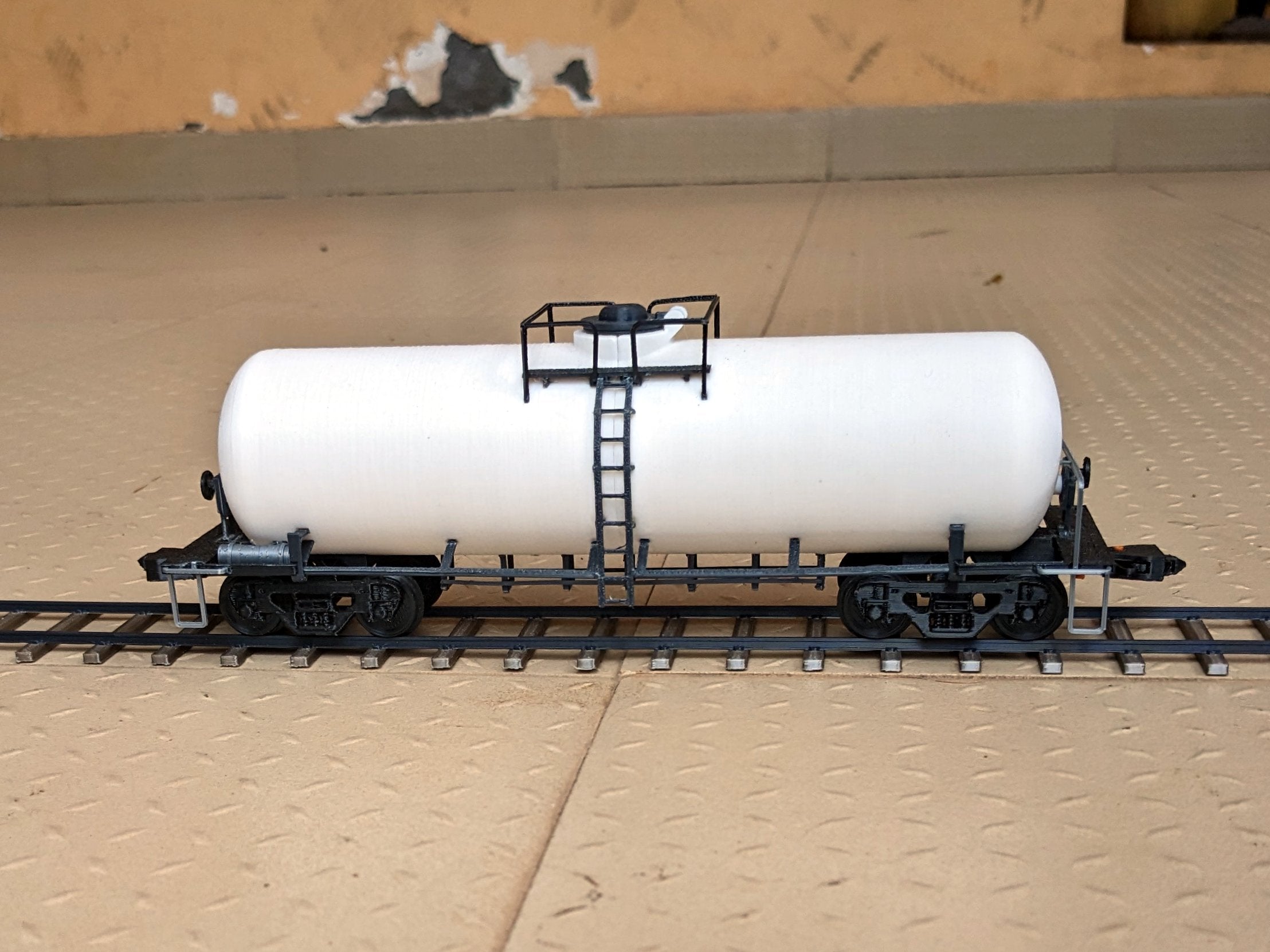 Tanker Car - Dragon Railway