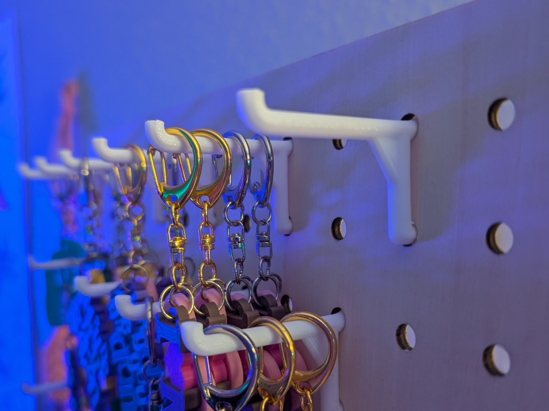 Upper Straight Peg Hook