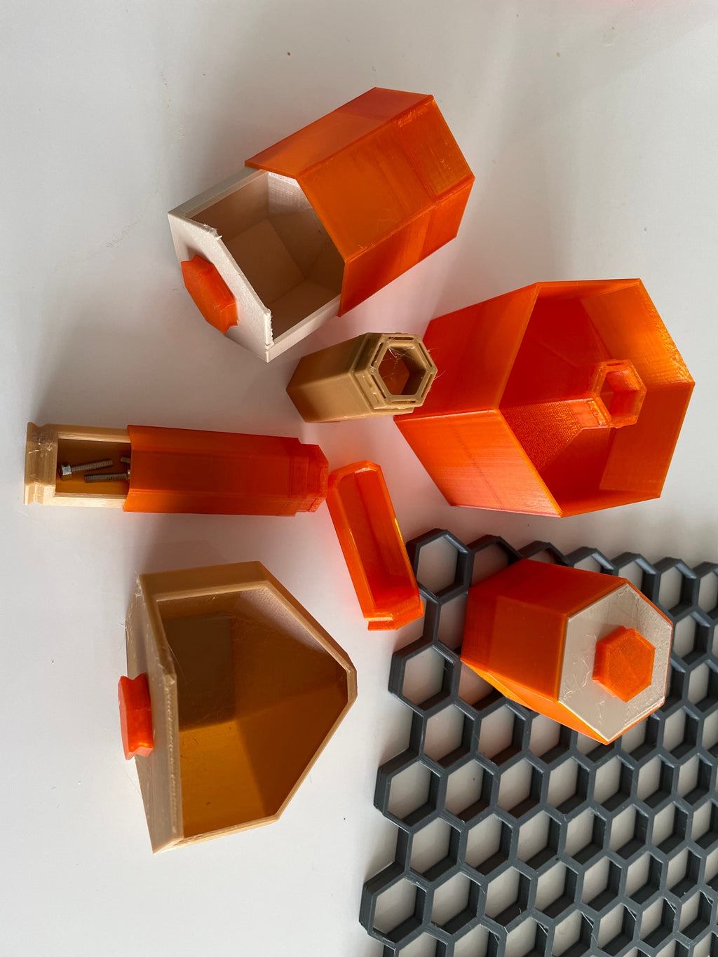 Honeycomb box for Honeycomb wall