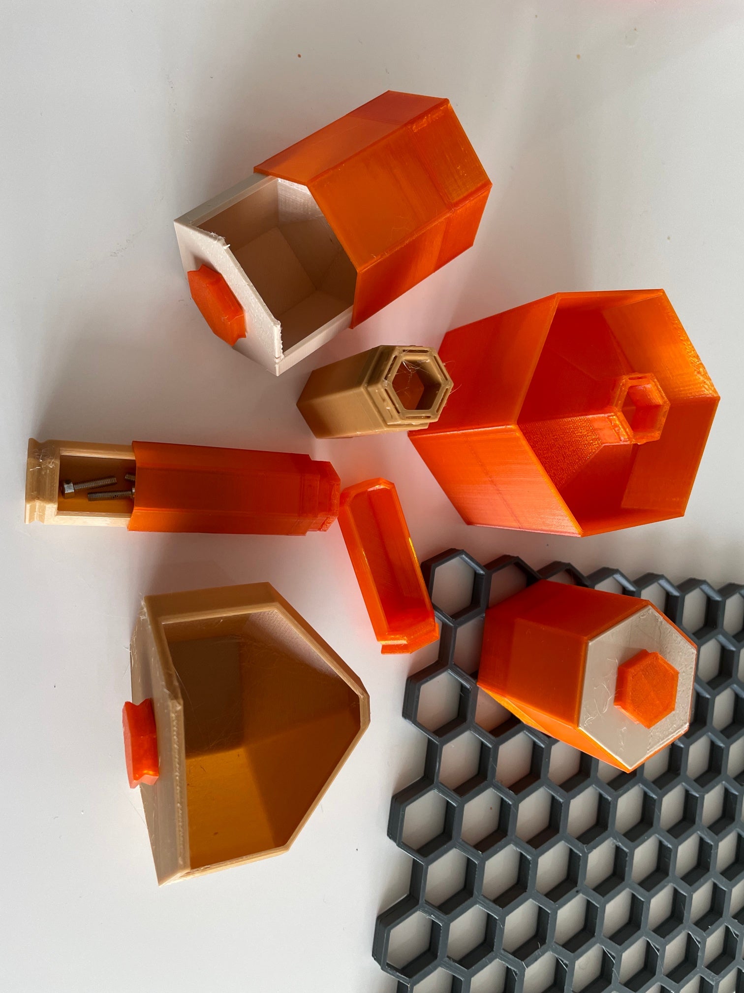 Honeycomb box for Honeycomb wall