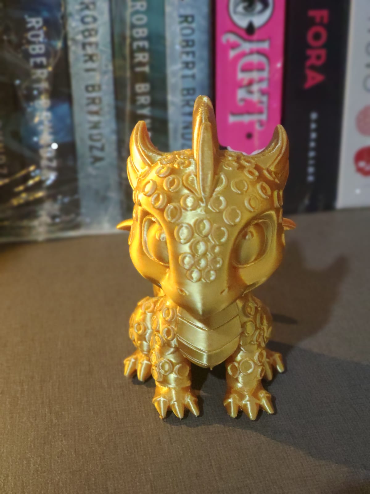 Golden Baby Dragon – Andarna (Fourth Wing)