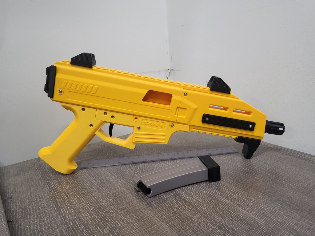 Scorpion Devo-1 (Cosplay Weapon/Prop)