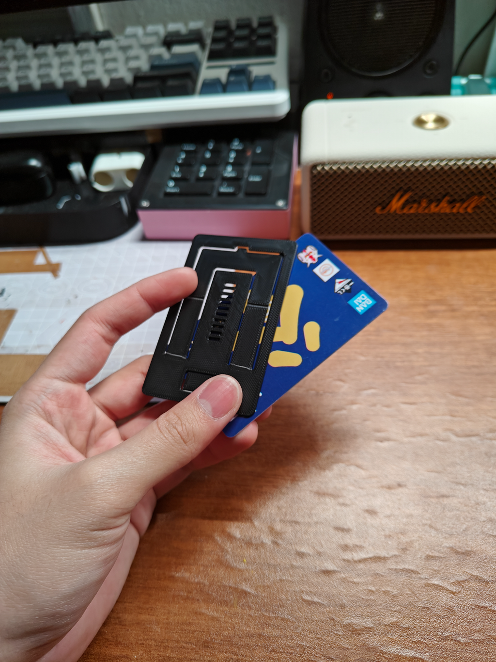 Card Phone Holder (only 5g, 19min)