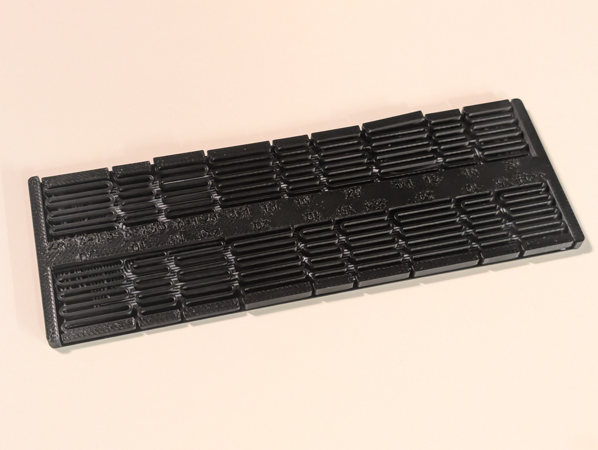 Test plate for compression spring forces