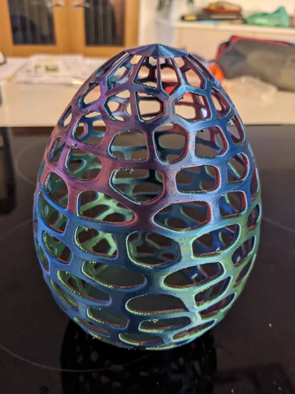 Voronoi Easter Egg