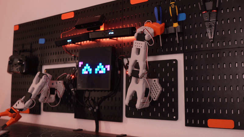 Qubit, The Desk Robot