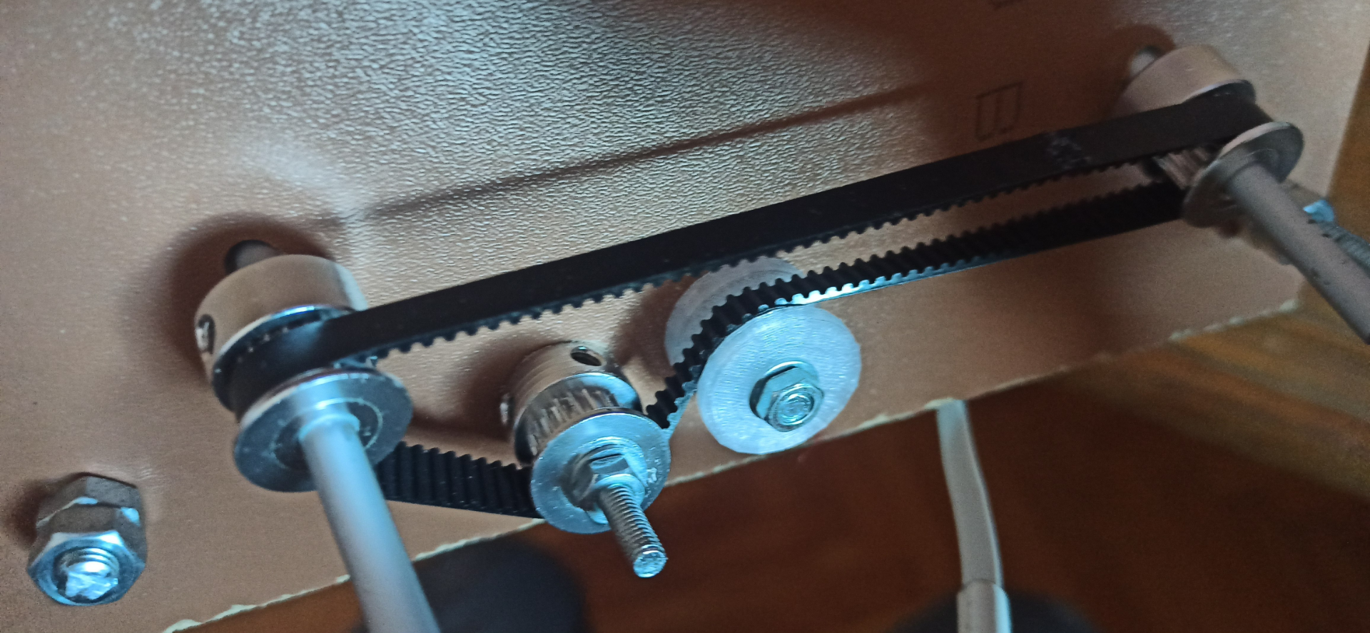 Gt2 belt tension wheel