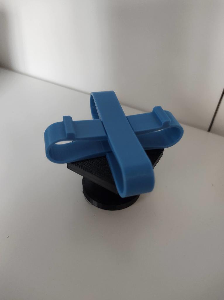 Levelling feet with dampening adapter
