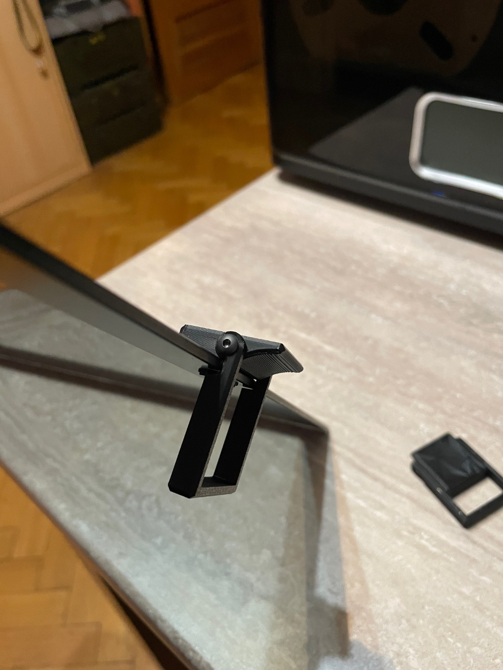 Top glass handle lid venting riser