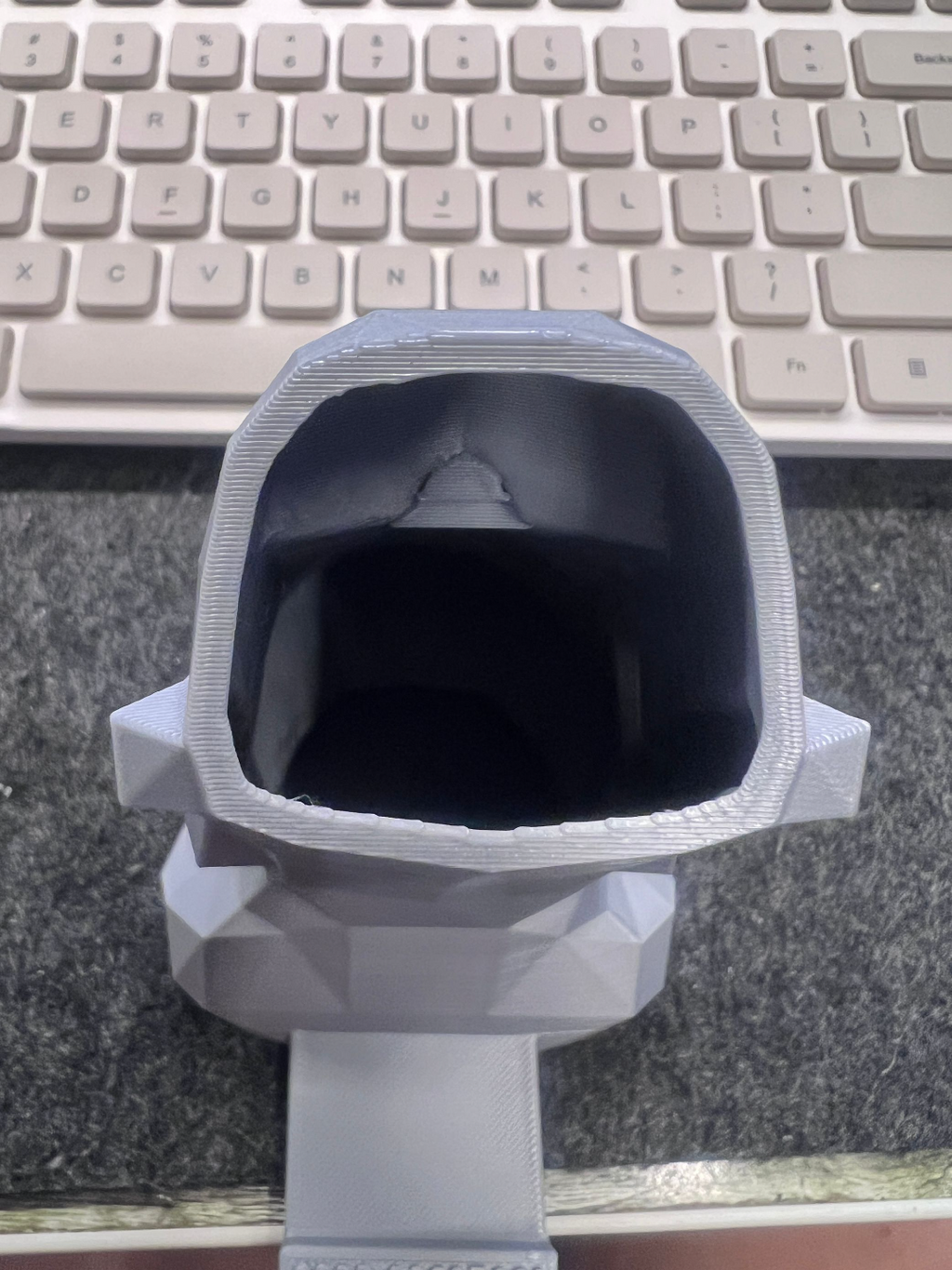 oai eyeglasses phone pencil holder 摩艾石像眼镜手机架笔筒