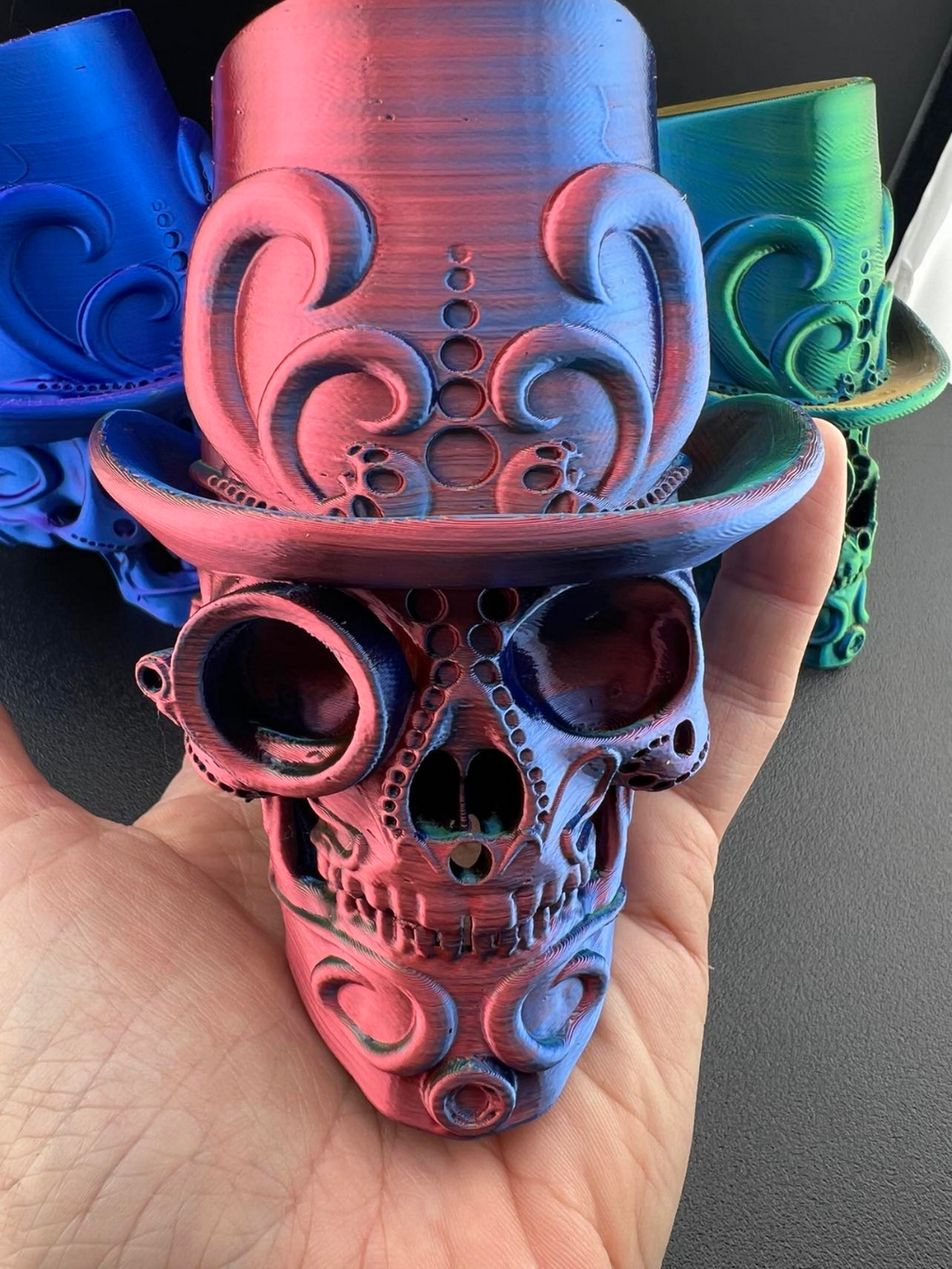 Distinguished Gentleman Skull with monocle/no mono