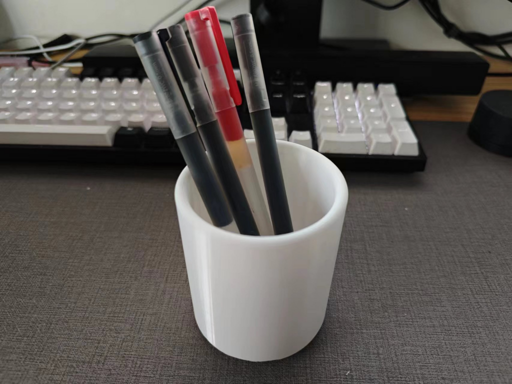 简洁笔筒