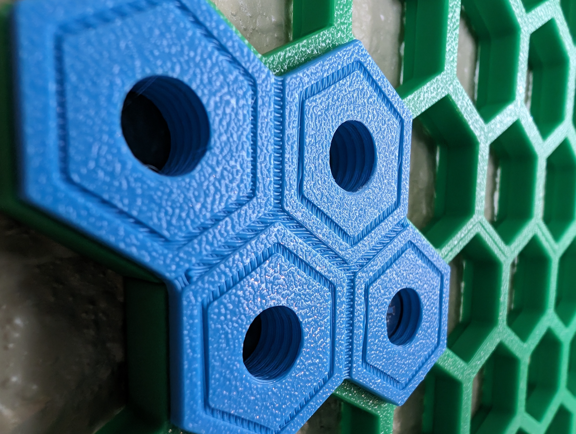 Honeycomb Storage Wall Threaded inserts (HSW+ThreadBoard)