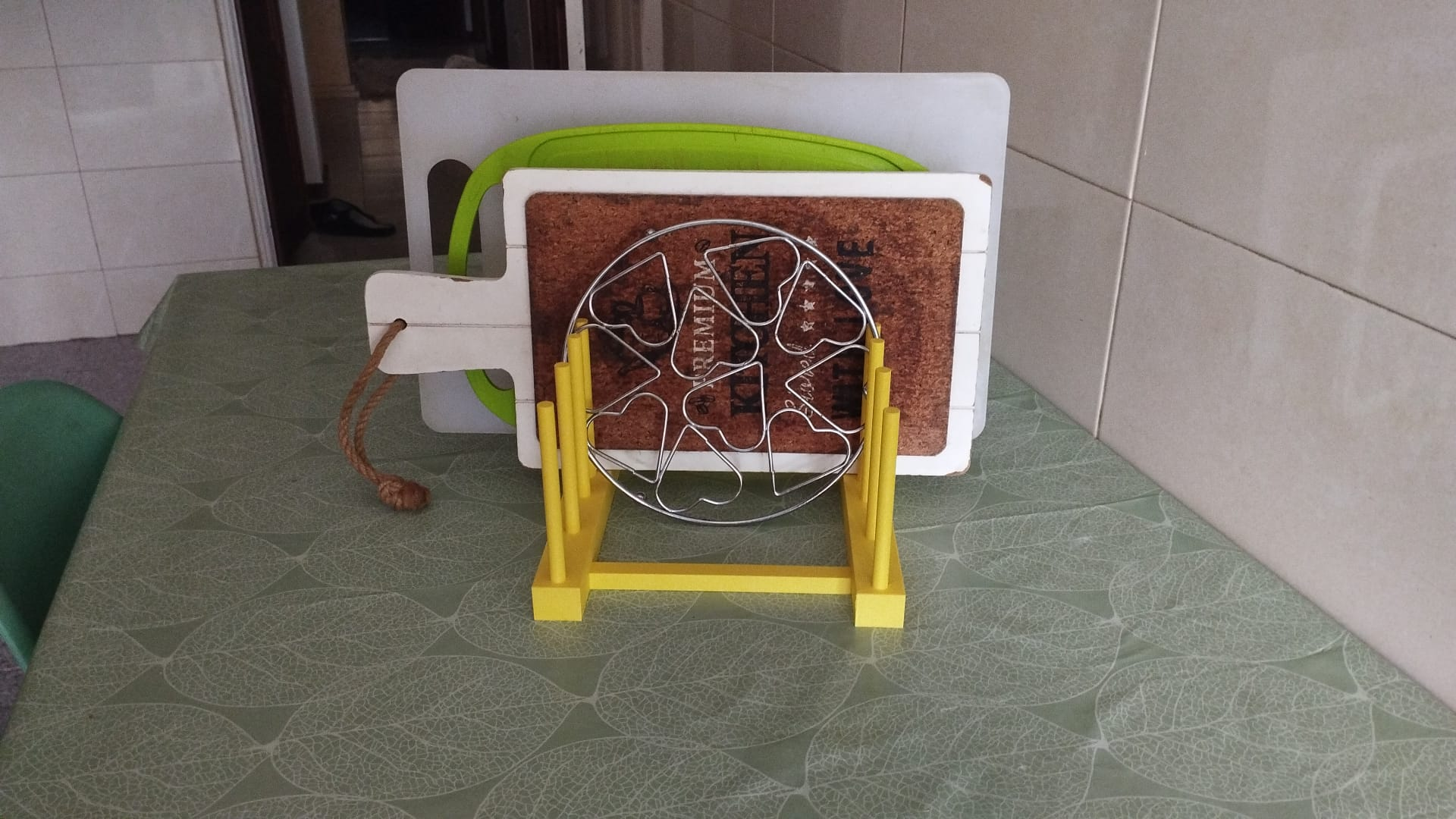 Kitchen Tray Support