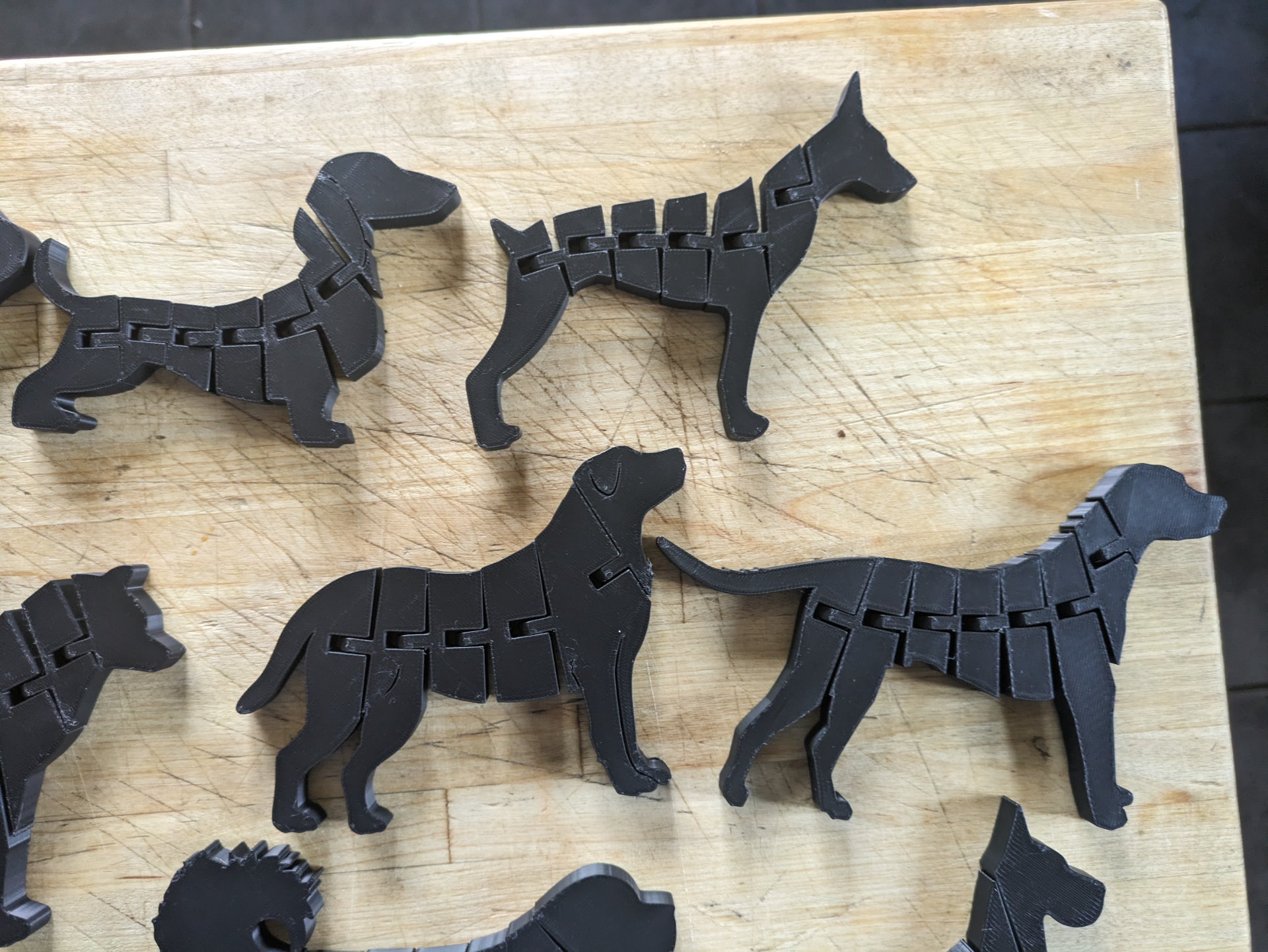 17 flexible dog silhouettes