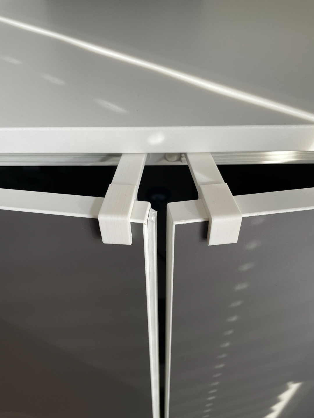 Simple cabinet door holder (spacer)