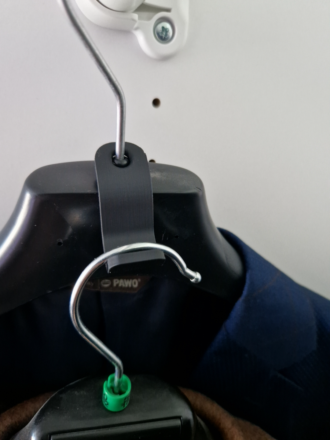Hanger that saves space in the wardrobe