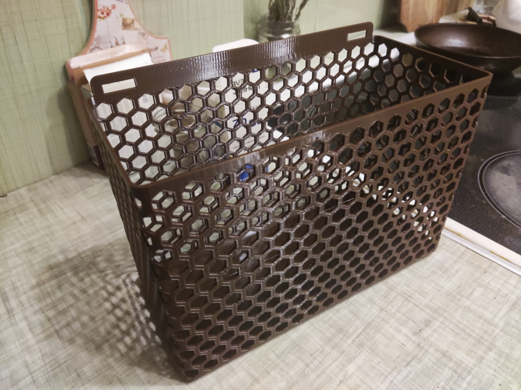 Basket for kitchen door