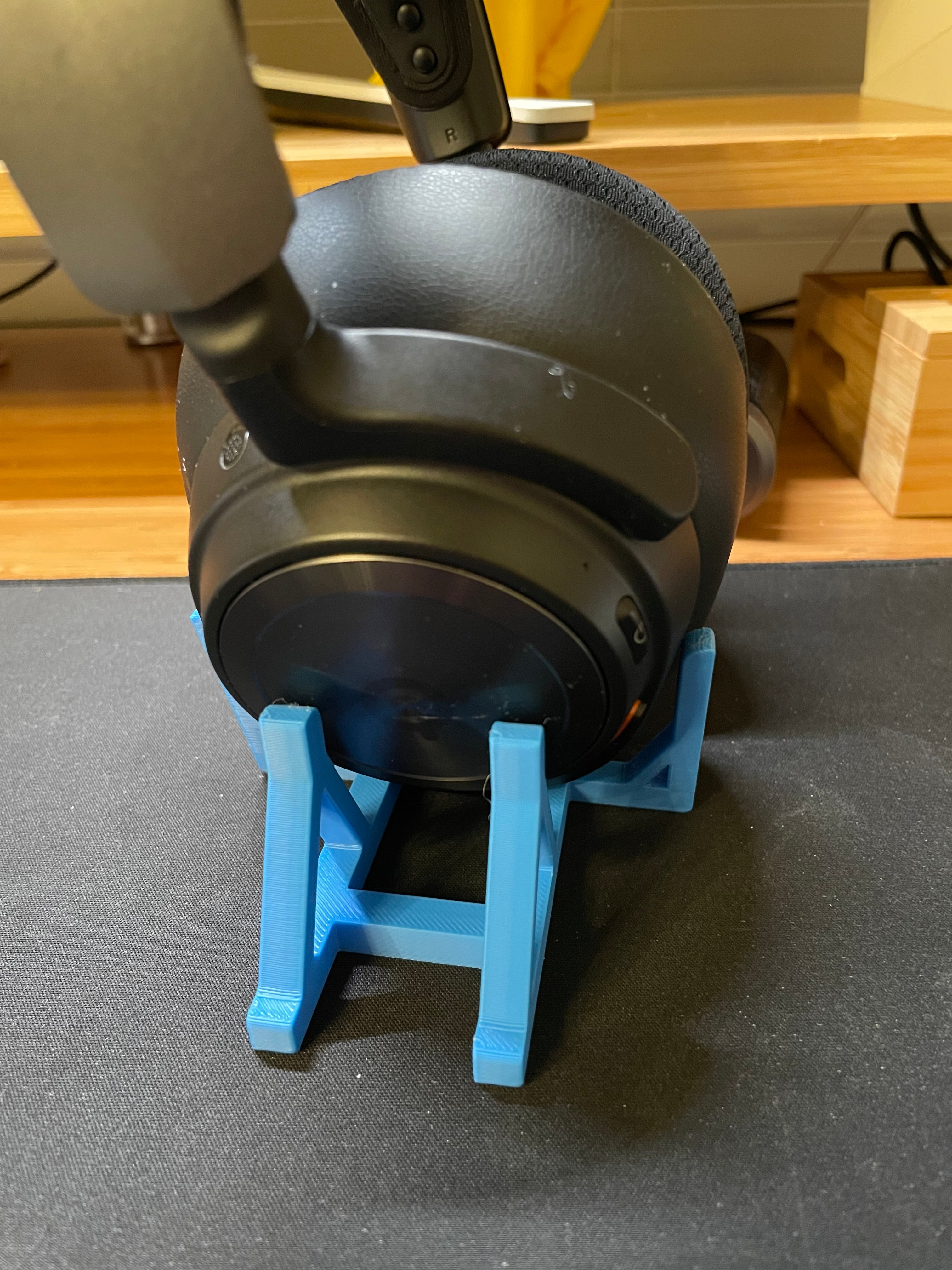 Simple Headphone Stand