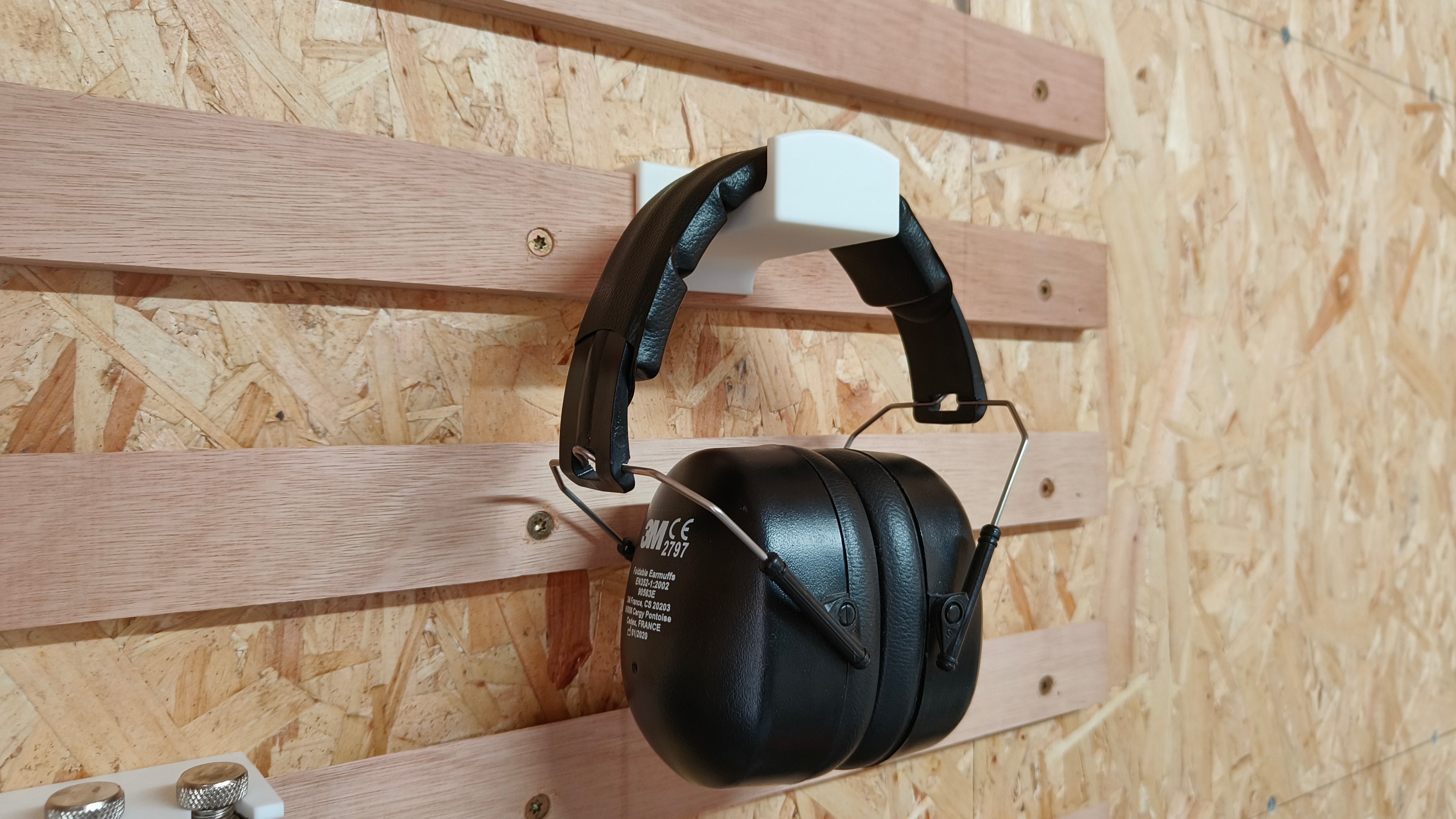 Headphone rack for french cleat