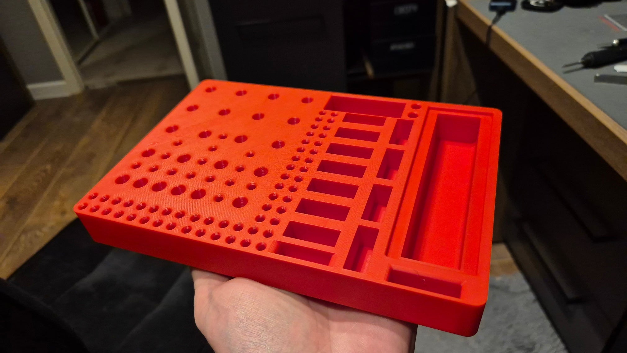 Organizer for milling cutters and engraver's disc