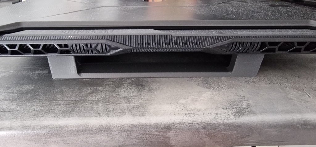 Laptop stand