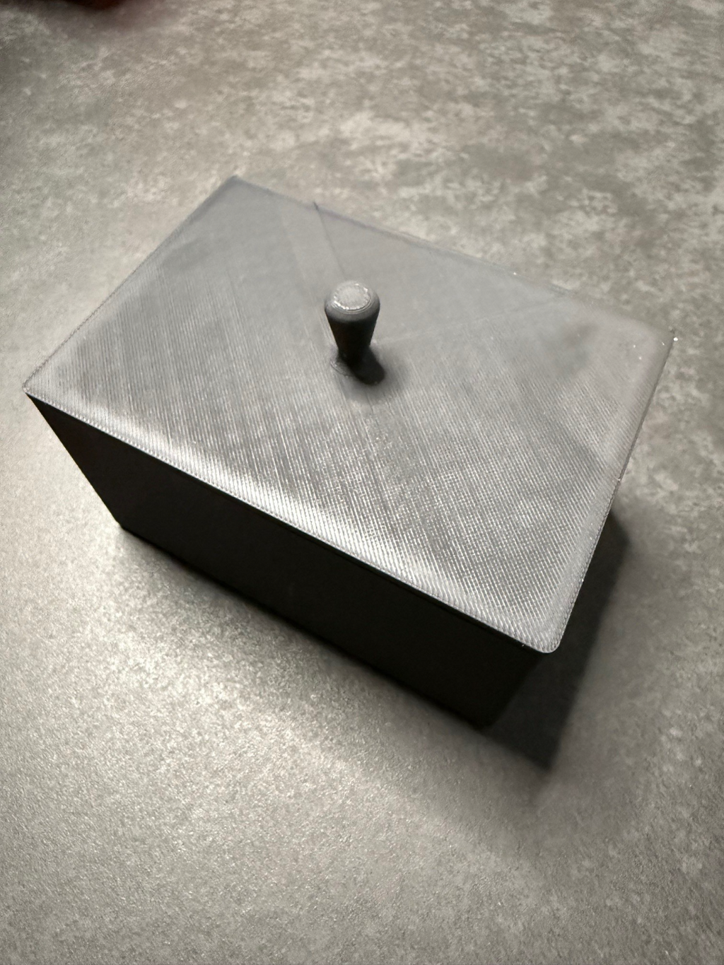 kleine eckige Dose mit Deckel