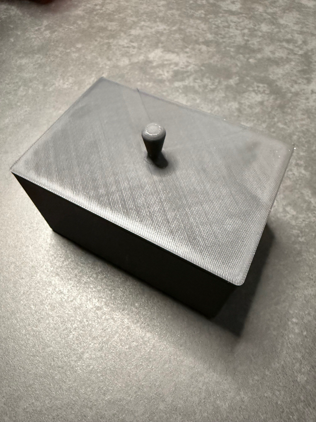 kleine eckige Dose mit Deckel