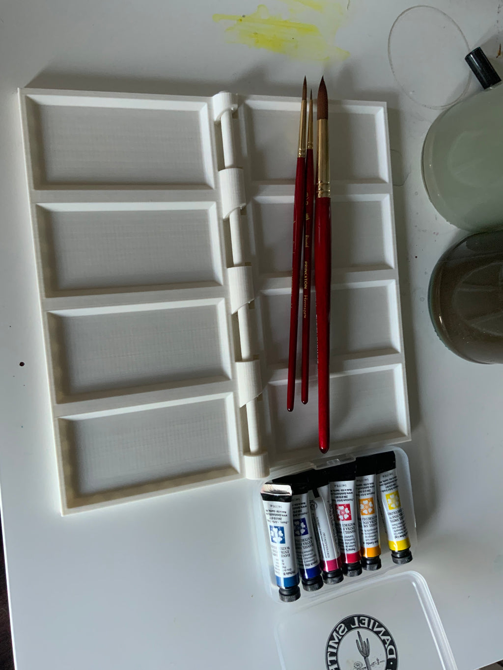 Folding watercolor mixing palette