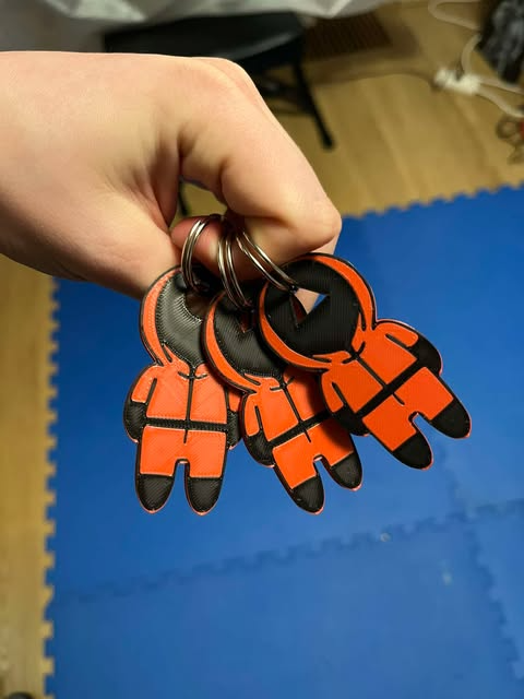 Squid game - Keychain (SELL ANYWHERE)