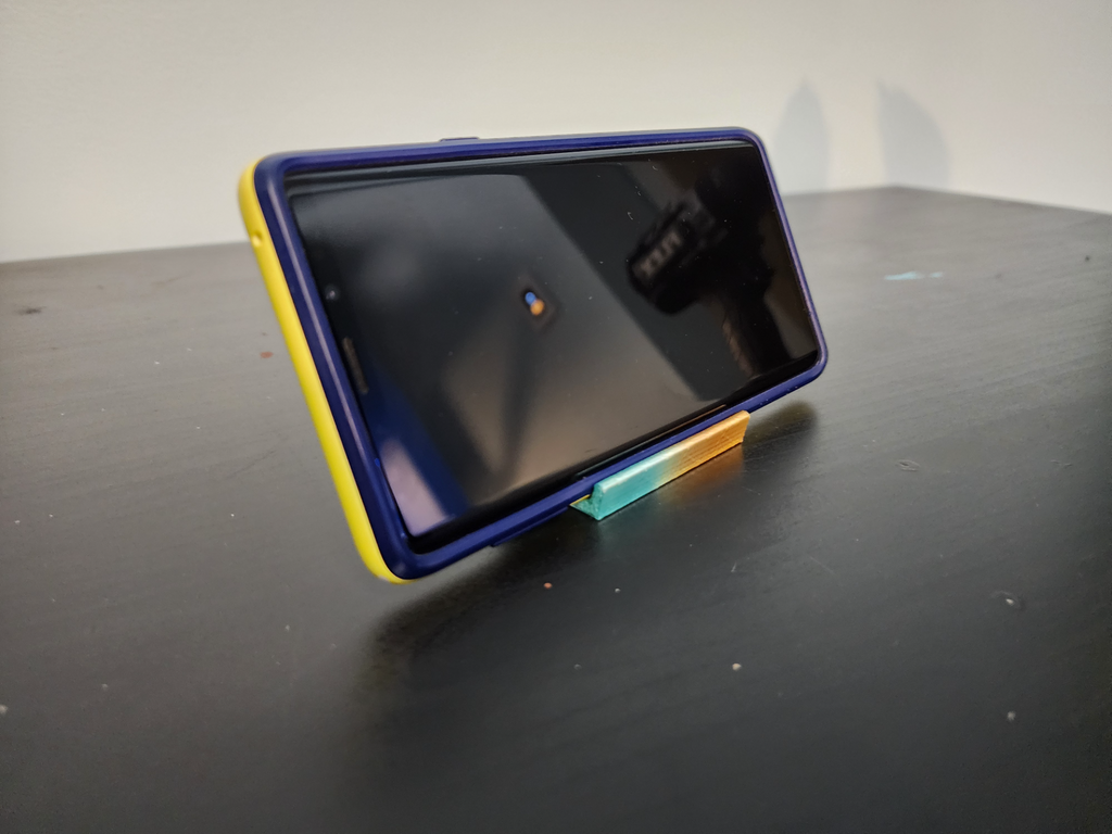 Basic Small Phone Stand, 18g filament