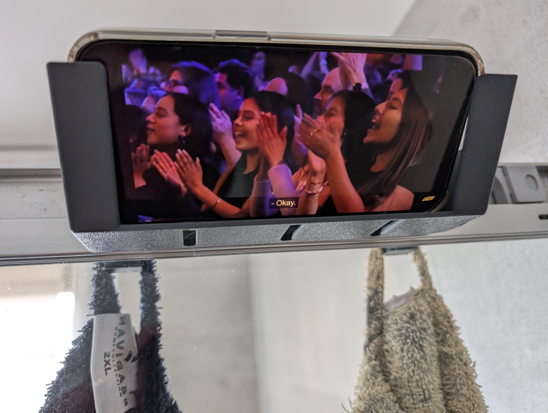 ShowerTune - Shower Phone Holder