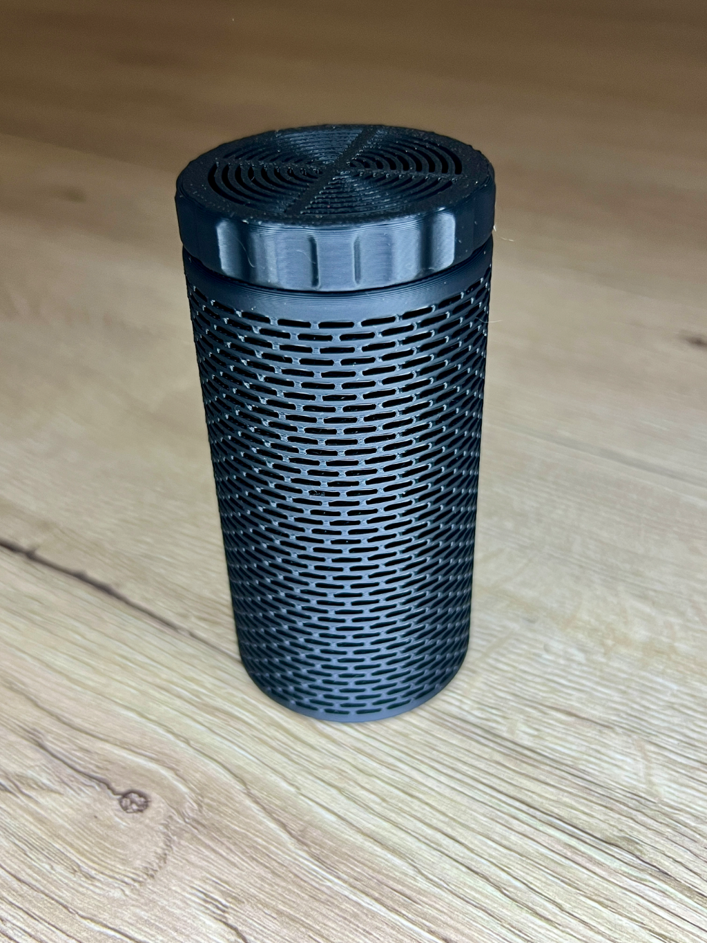 Silica gel spool containers