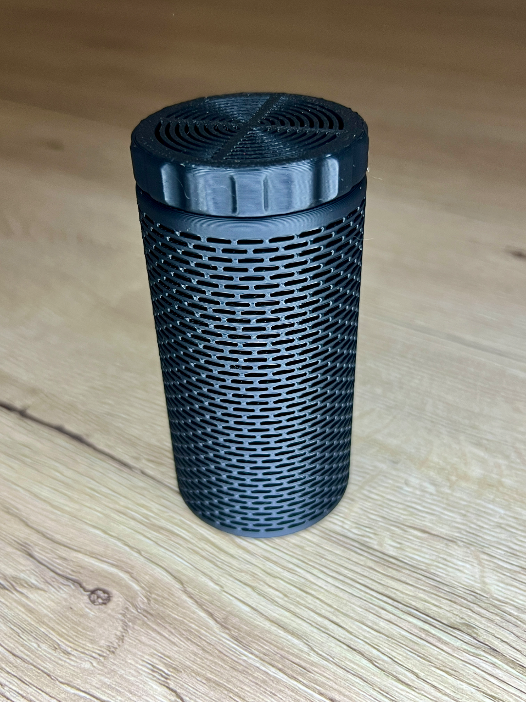 Silica gel spool containers