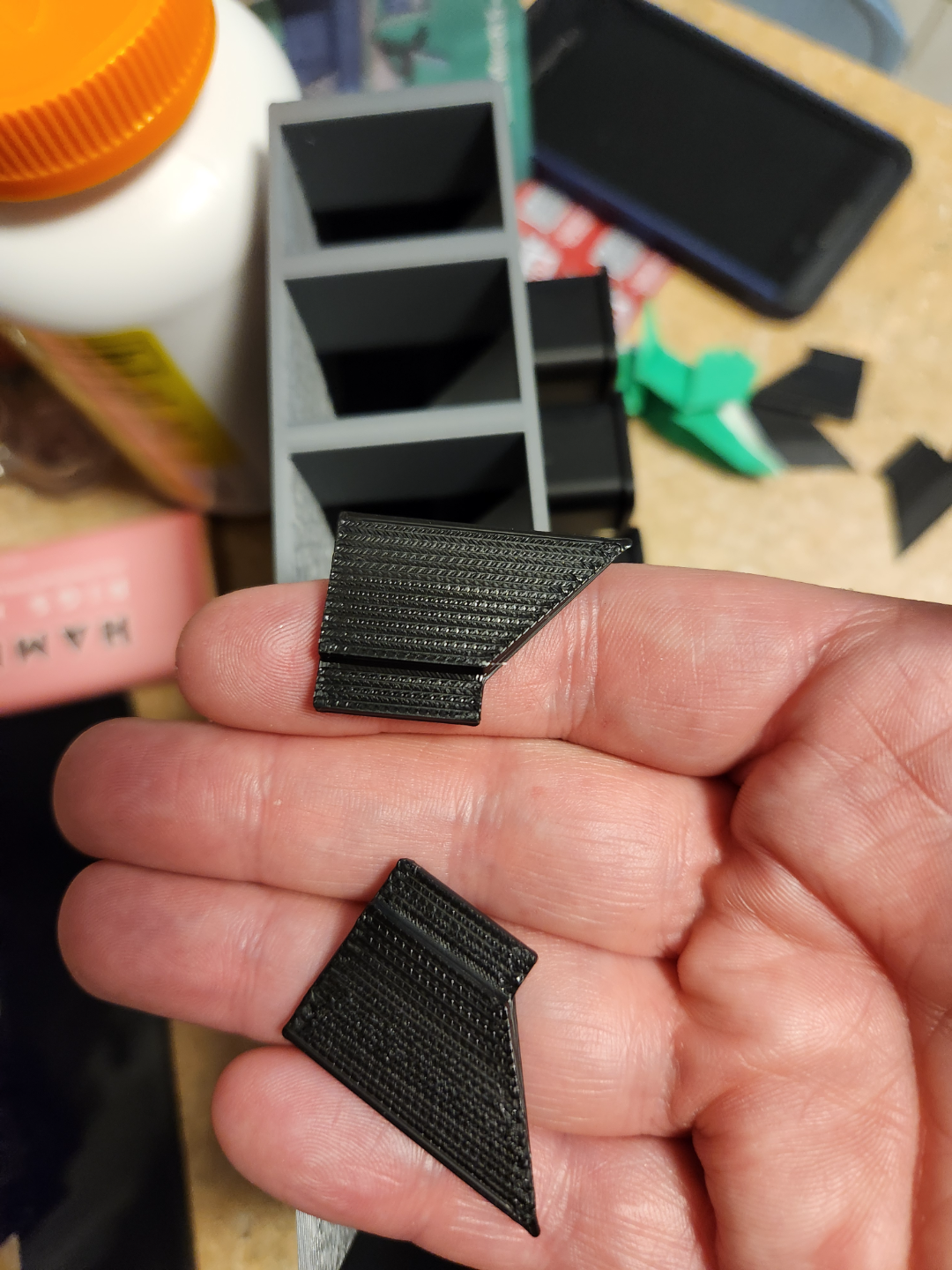 Days of the Week Pill Dispenser - chute shims