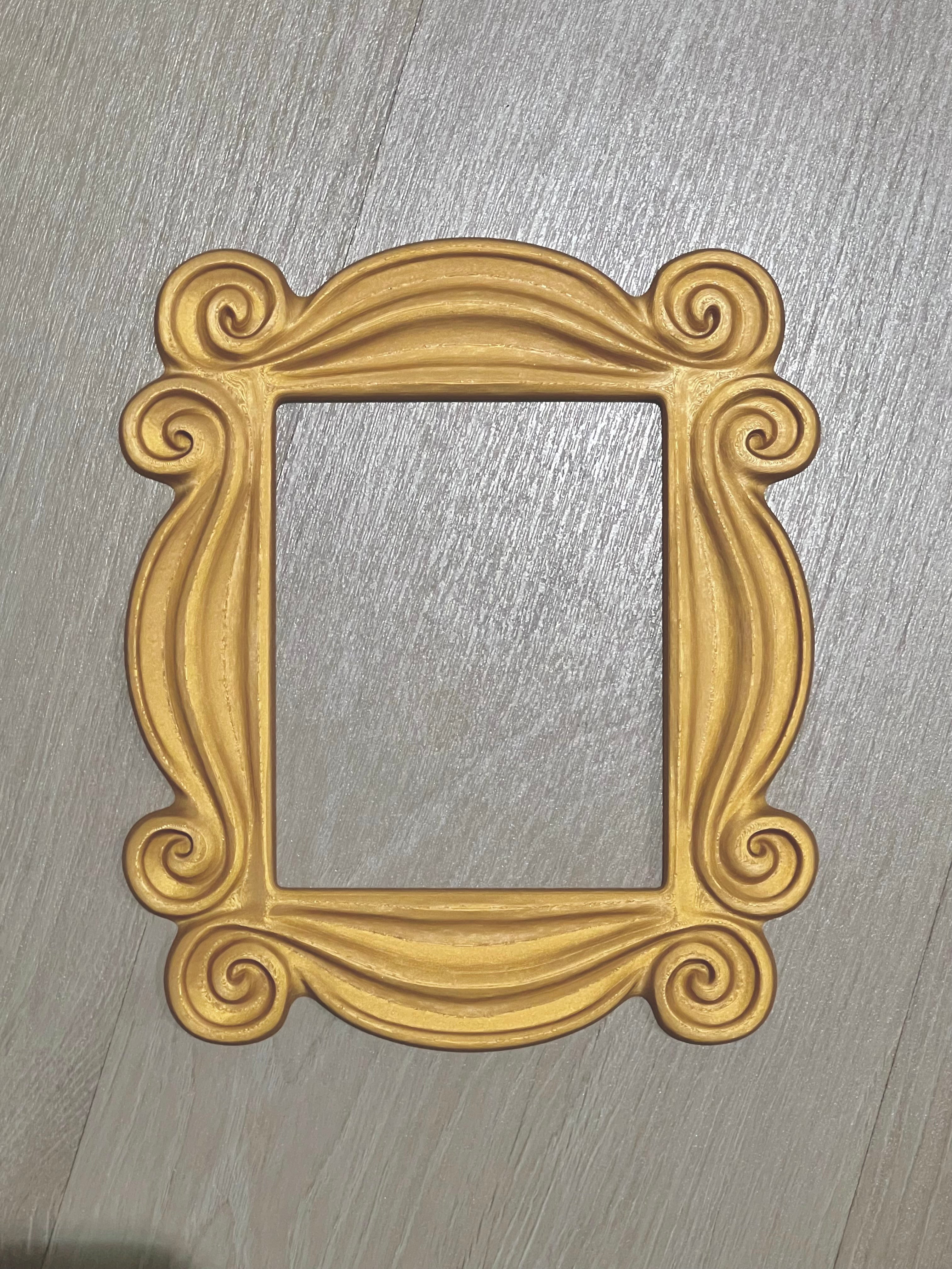 Friends Peephole Frame inspired on the TV show