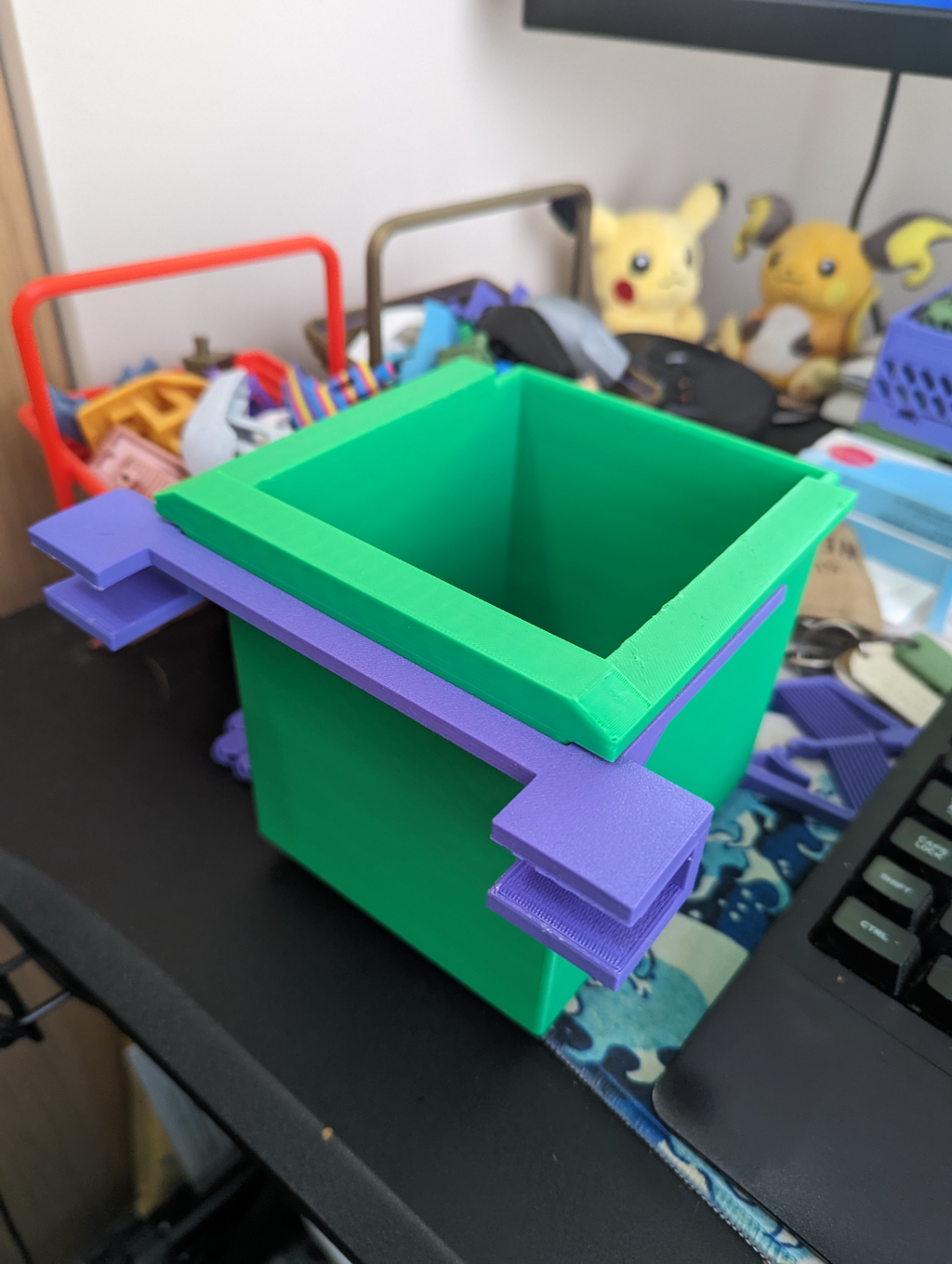 Simple Desk side bin