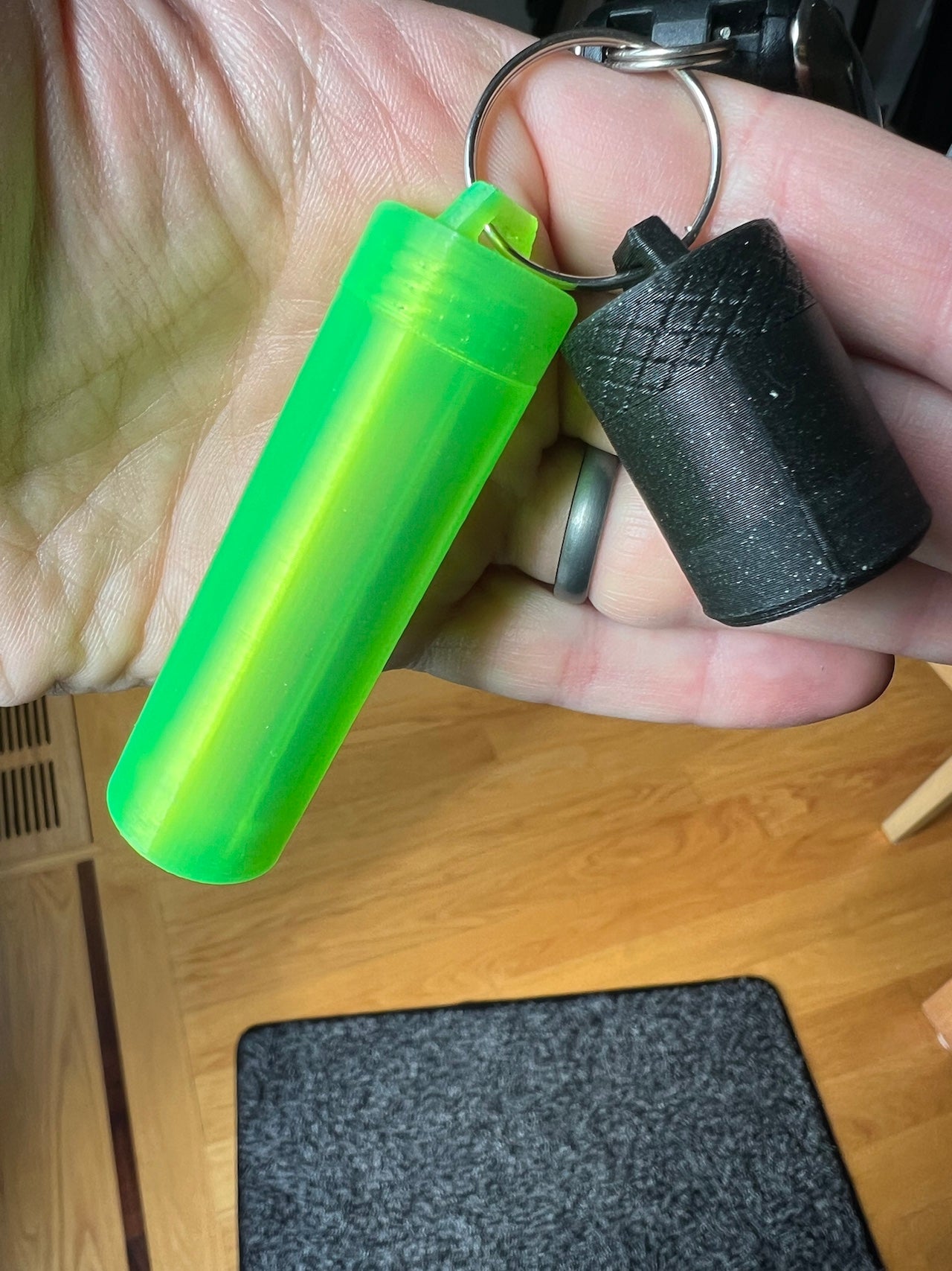 Parametric Keychain Kapsules: Customizable Text, Width, Heights