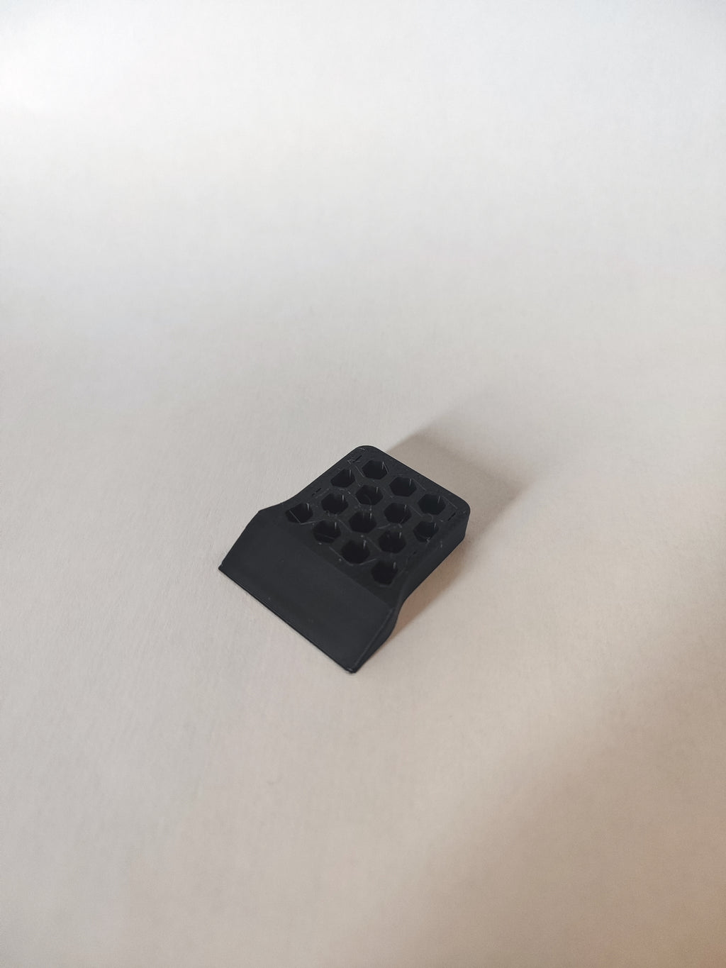 Portable Mini Bed Scraper with Hex Grip Handle