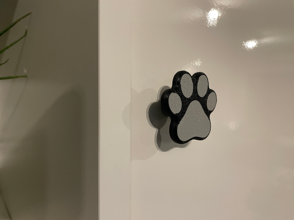 Paw shaped cabinet knob