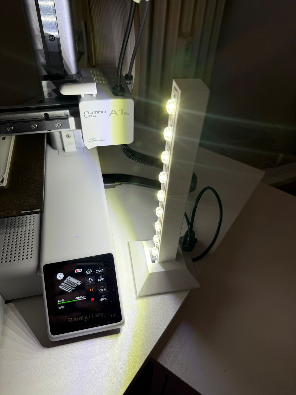 stand led strip - stand striscia led